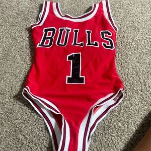 WOMANS NBA BULLS BODYSUIT IN RED